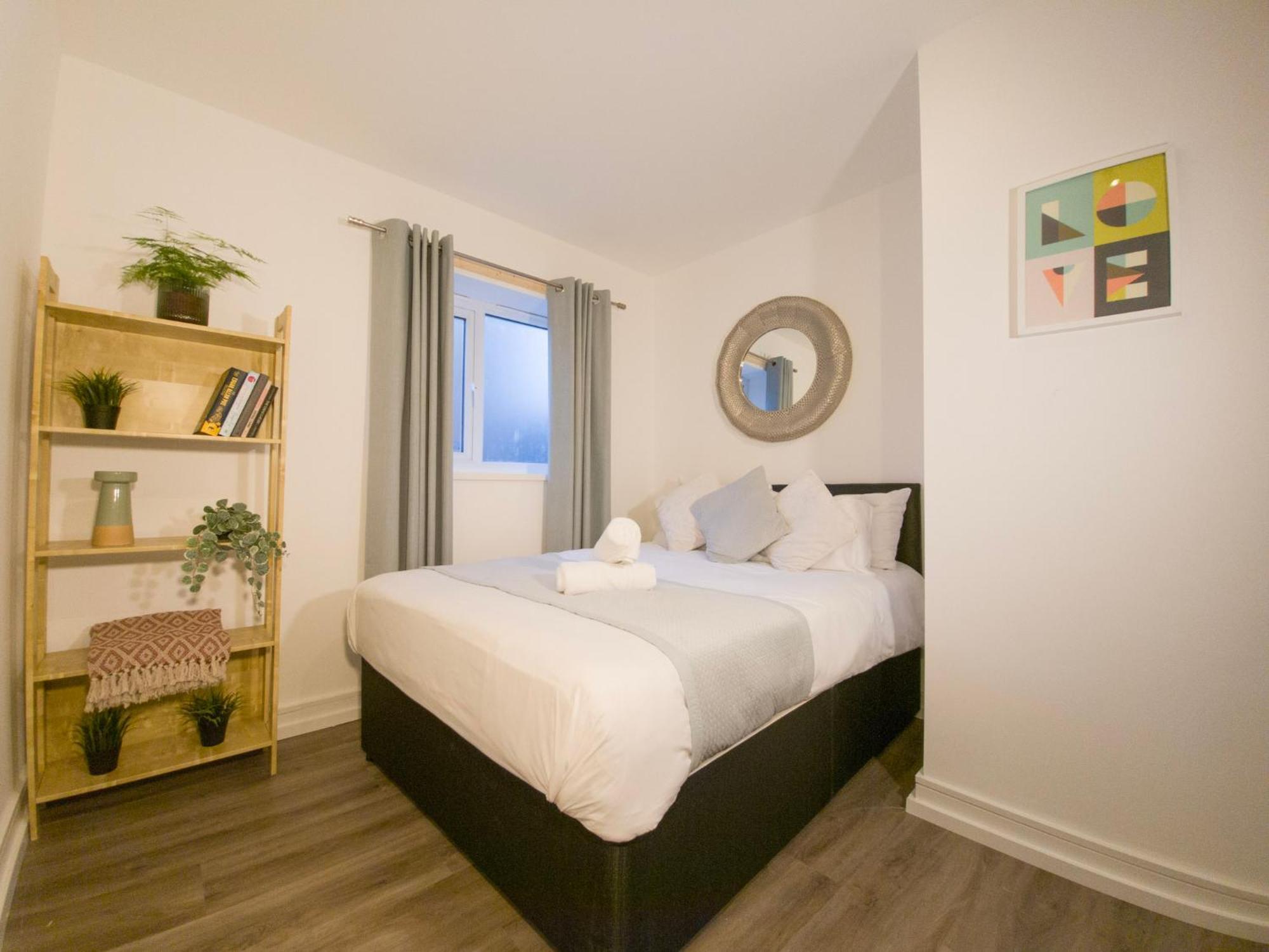 Plenty Of Parking Available; 3 Bedroom Apartment By Property Promise Cardiff Extérieur photo