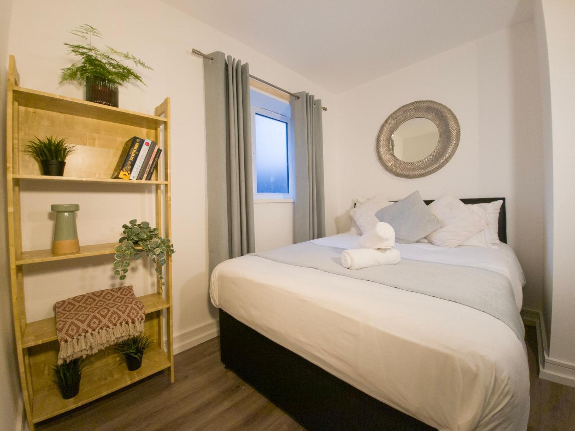 Plenty Of Parking Available; 3 Bedroom Apartment By Property Promise Cardiff Extérieur photo