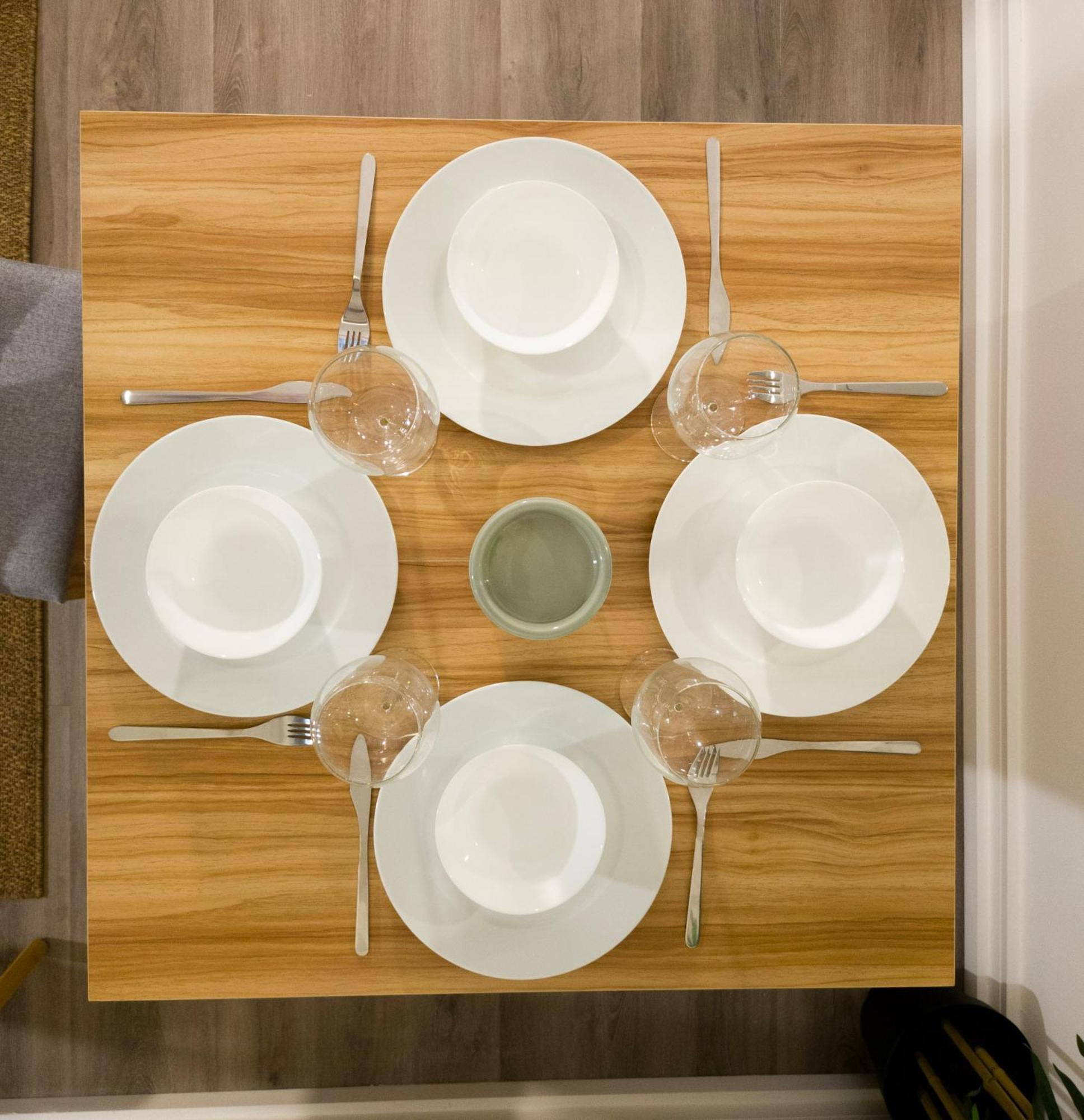 Plenty Of Parking Available; 3 Bedroom Apartment By Property Promise Cardiff Extérieur photo